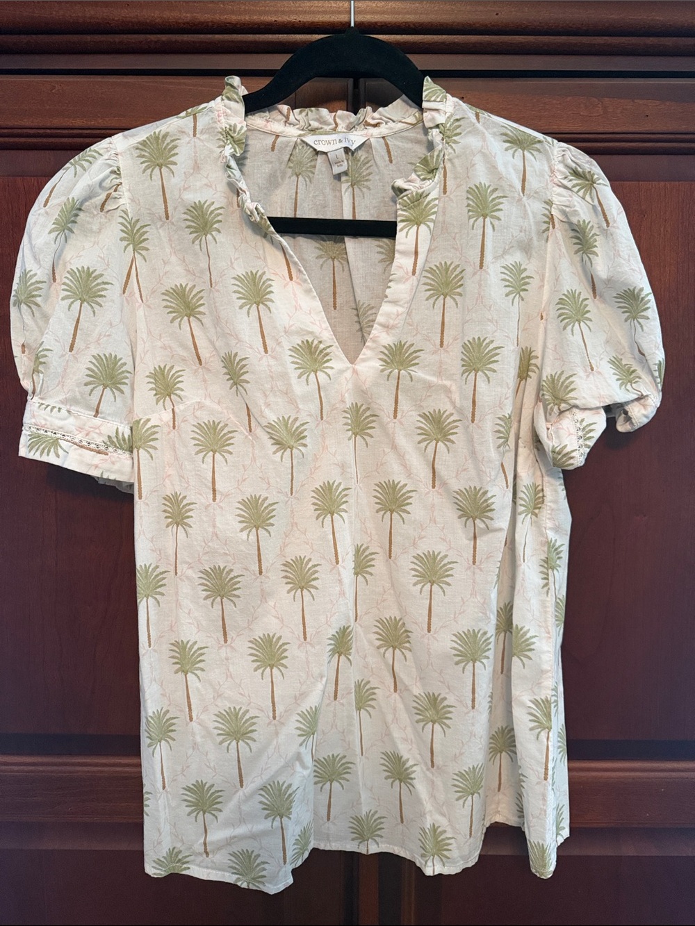 crown & ivy top